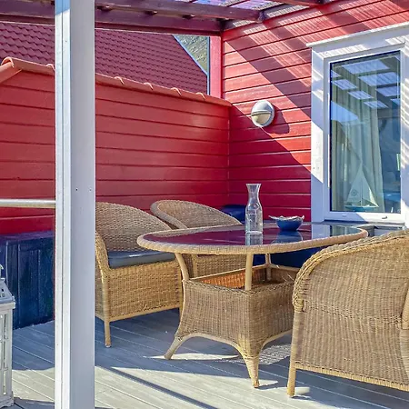 3 Bedroom Awesome In Gursken *