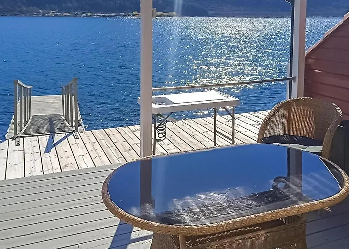 Feriehus 3 Bedroom Awesome In Gursken *