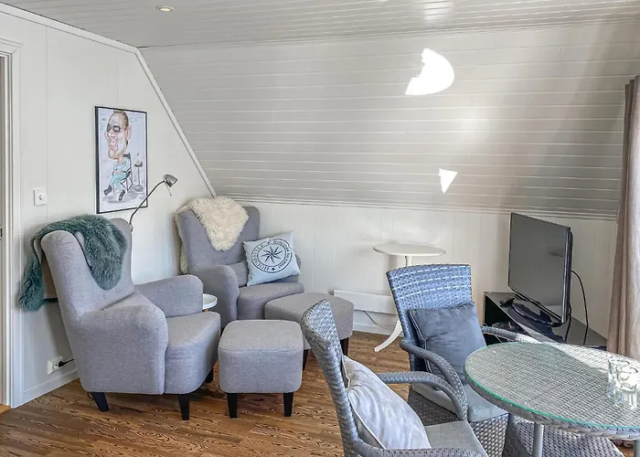 3 Bedroom Awesome In Gursken Casa vacanze Larsnes