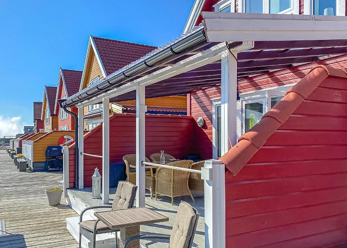 3 Bedroom Awesome In Gursken Casa vacanze Larsnes